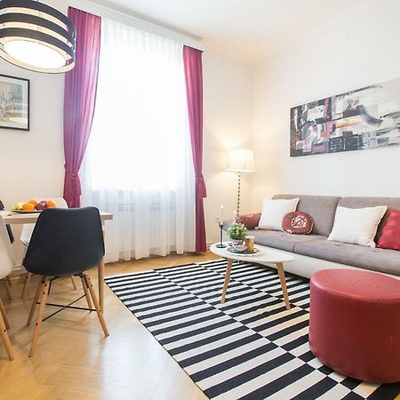 Angela Main Street Luxury Oasis & Free Parking Apartment Zagreb Bagian luar foto