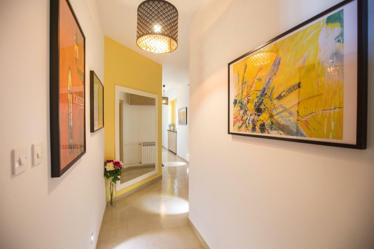 Angela Main Street Luxury Oasis & Free Parking Apartment Zagreb Bagian luar foto