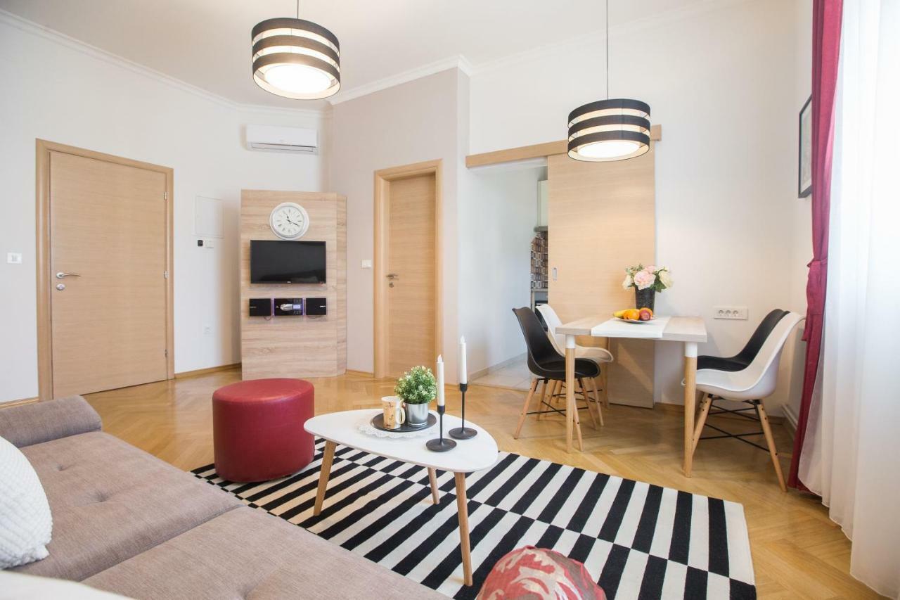 Angela Main Street Luxury Oasis & Free Parking Apartment Zagreb Bagian luar foto