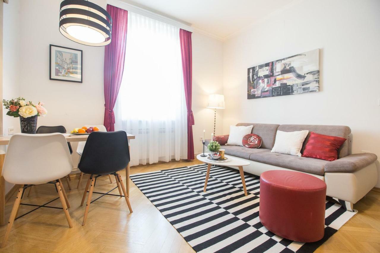 Angela Main Street Luxury Oasis & Free Parking Apartment Zagreb Bagian luar foto