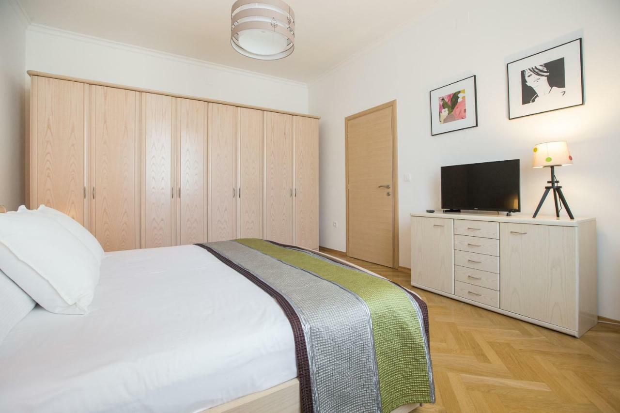 Angela Main Street Luxury Oasis & Free Parking Apartment Zagreb Bagian luar foto