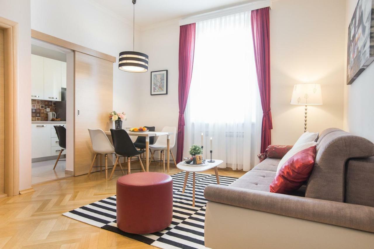 Angela Main Street Luxury Oasis & Free Parking Apartment Zagreb Bagian luar foto